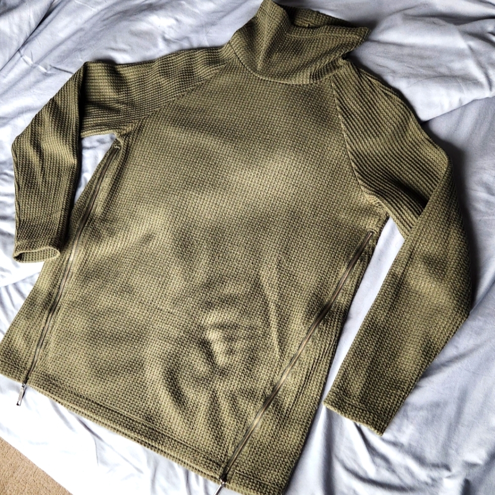 LL Bean Turtleneck pullover